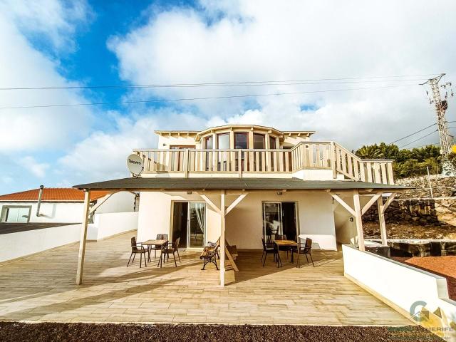 Alquiler de apartamento en finca rural en Guía de Isora con terraza, jardín y vistas al mar