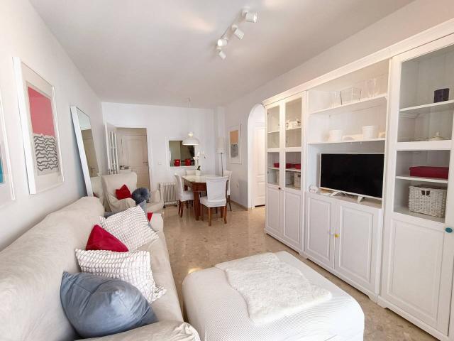 ALQUILER DE APARTAMENTO EN LA PLAYA DE LA HERRADURA