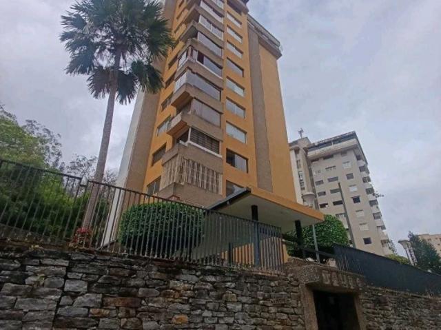 Alquilo apartamento 150m2 Santa Paula 3799