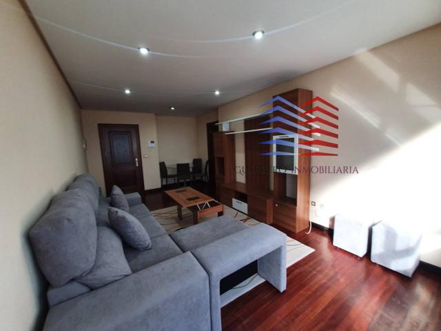 ALQUILER DE APARTAMENTO EXTERIOR Y LUMINOSO EN PLENO CENTRO DE OURENSE – CALLE RAMÓN CABANILLAS 710€ + 70€ DE COMUNIDA