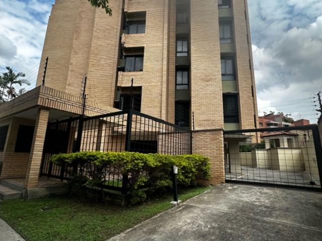 Alquiler de Apto de 108mts en Campo Alegre la zona de alto perfil