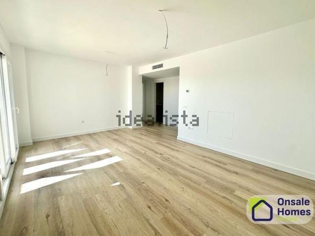Alquiler de ático en Calle Torrente Ballester