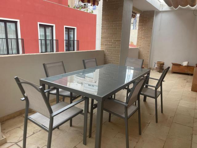 ALQUILER DE ÁTICO EN PERFECTO ESTADO ZONA MERCADO