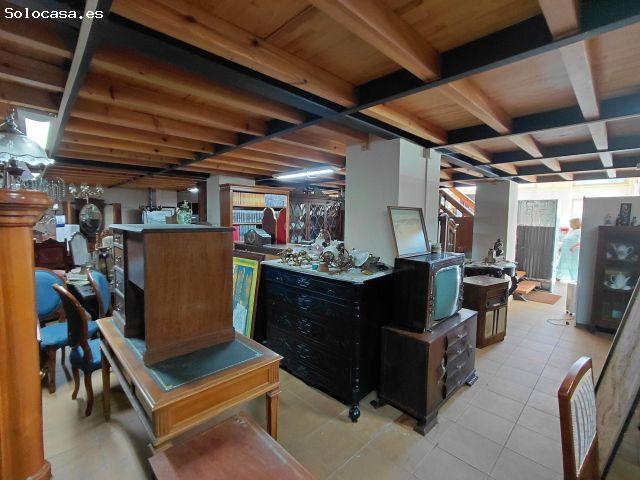 Alquiler de bajo comercial en Vilagarcía Carril | 182 m2 Gran fachada acristalada | Al lado del pa
