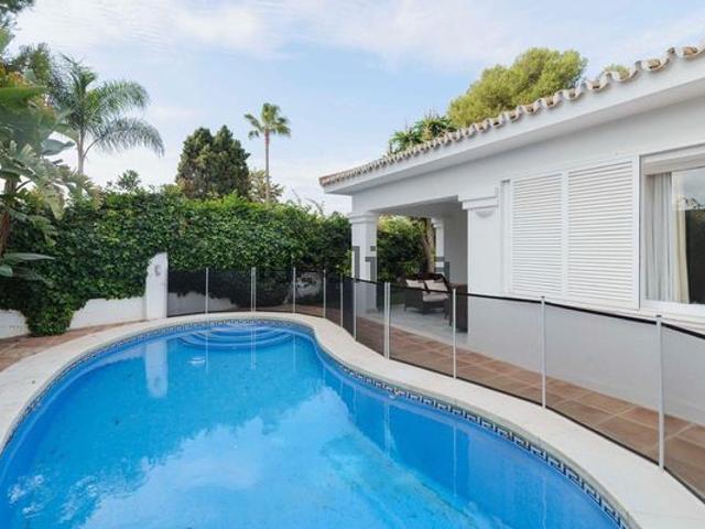 Alquiler de casa o chalet independiente en Calle Armada, 2