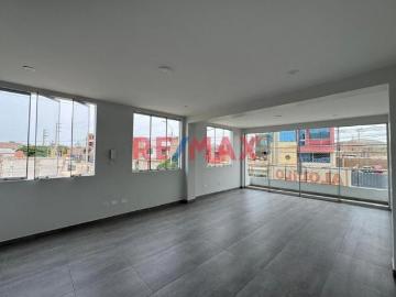 Alquiler De Casa De 3 Pisos – Funcional, Iluminada Y Multiuso