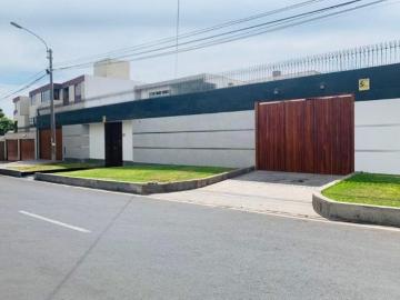 ALQUILER DE CASA EN LA MOLINA CAMACHO RECIEN REMODELADA