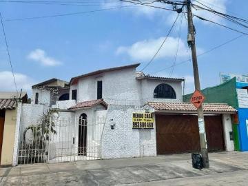 Alquiler de Casa en San Borja con jardín y piscina
