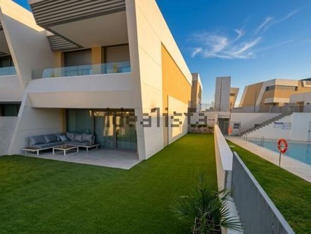 Alquiler de chalet adosado en Avenida Carmen Werner