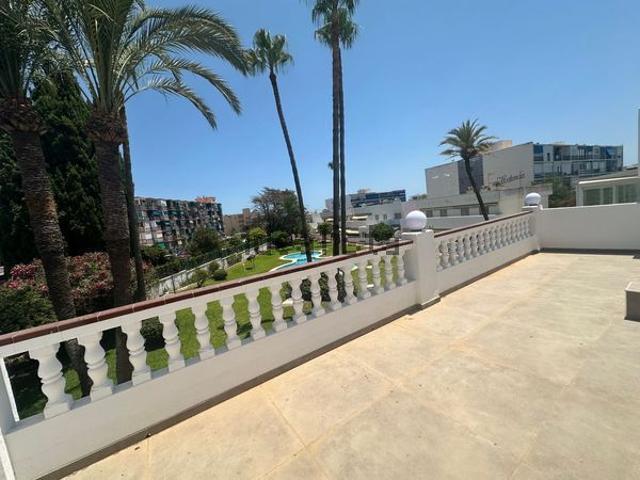Alquiler de chalet adosado en Avenida la Riviera
