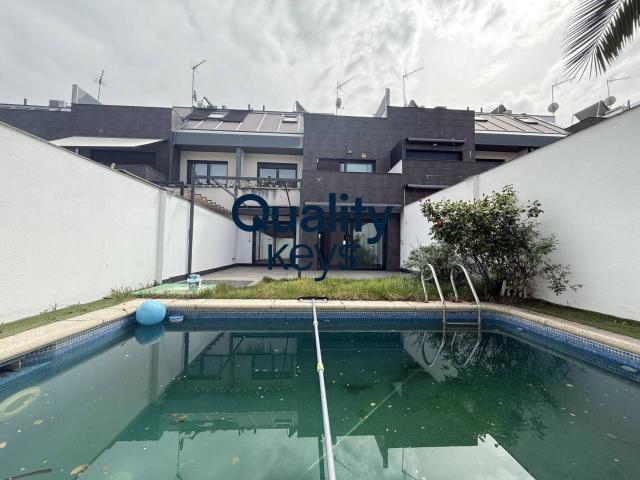 Alquiler de chalet adosado en Calle Florentino Rodríguez Alonso, 32