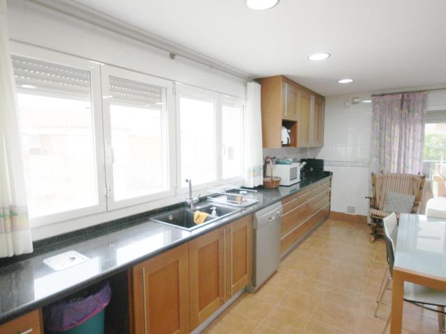 ALQUILER DE CHALET ALTO STANDING EN ZONA LAS AMÉRICAS