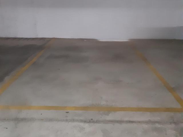Alquiler de dos plazas de garaje de 15,37 m2 cada una, ubicadas en el Edificio Globalis