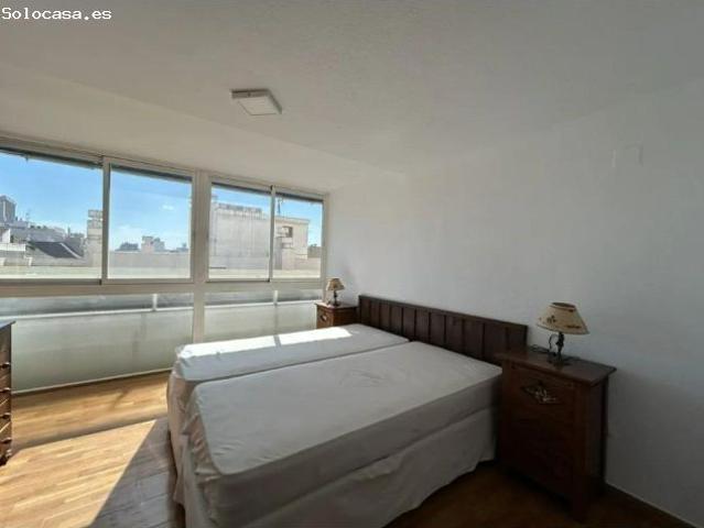 ALQUILER DE ESPECTACULAR ÁTICO CON GRAN TERRAZA Y VISTAS AL MAR ZONA CENTRO