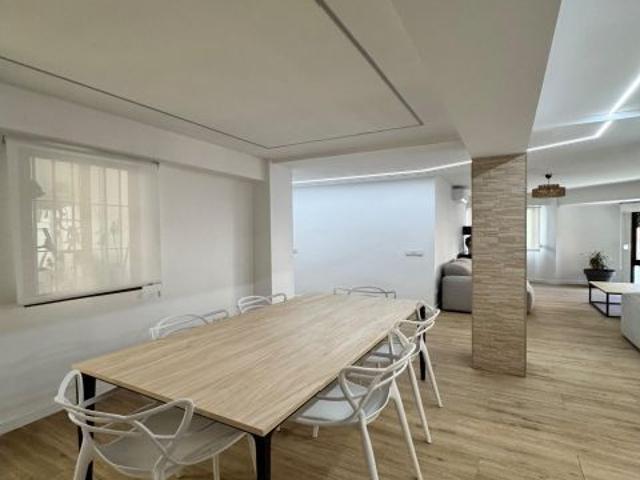 ALQUILER DE EXCELENTE VIVIENDA REFORMADA ZONA BENALÚA DE 4 DORMITORIOS