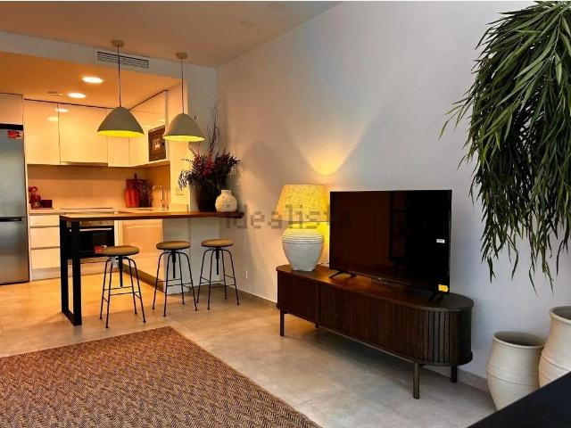 ALQUILER DE EXCELENTE VIVIENDA REFORMADA ZONA MERCADO