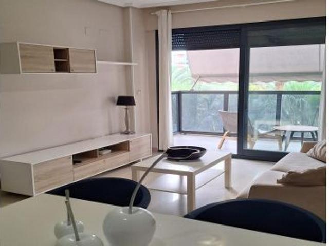 ALQUILER DE EXCELENTE VIVIENDA ZONA PLAYA DE SAN JUAN EN URBANIZACIÓN LARGA TEMPORADA