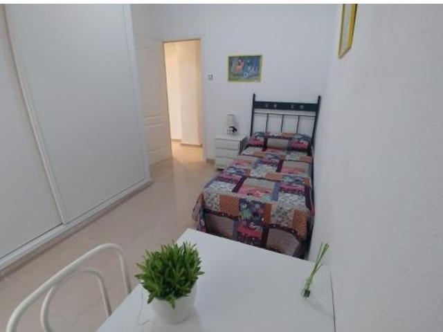 ALQUILER DE EXCELENTE Y AMPLIA VIVIENDA DE 4 DORMITORIOS ZONA BENALÚA