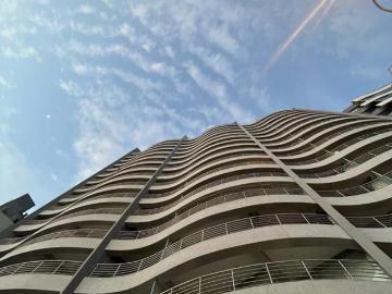 Alquiler de exclusivo departamento con balcn vista directa al mar sin amoblar