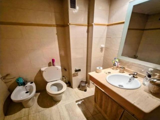 ALQUILER DE HABITACION CON BAÑO PARA CHICA