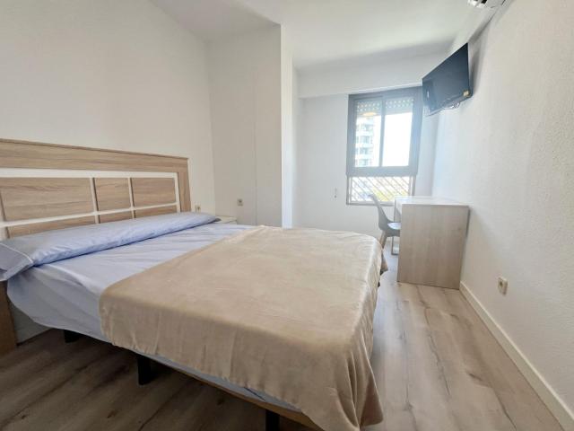 ALQUILER DE HABITACION JUNTO PARQUE CENTRAL VALENCIA ZONA RUZAFA