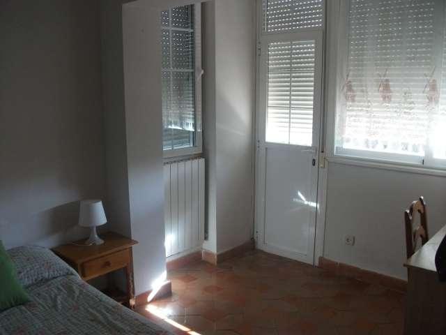 Alquiler de habitaciones en casa de 11 habitaciones en Villaviciosa De Odón
