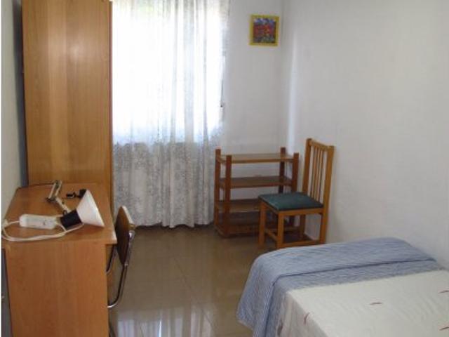 Alquiler de habitaciones en casa de 11 habitaciones en Villaviciosa De Odón