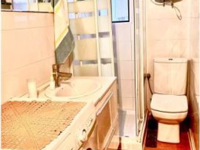 Alquiler de habitaciones en apartamento de 3 habitaciones en Poblados Marítimos