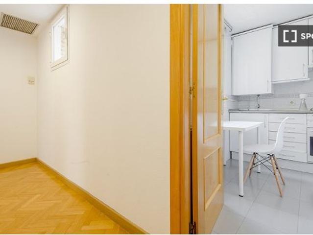 Alquiler de habitaciones en apartamento de 4 dormitorios en Atocha