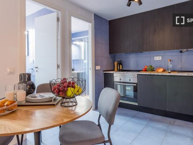 Alquiler de habitaciones en apartamento de 5 dormitorios en Cuatro Caminos