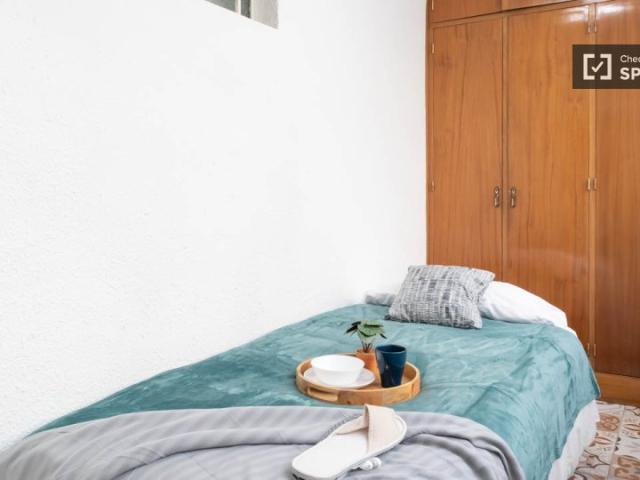 Alquiler de habitaciones en apartamento de 6 habitaciones