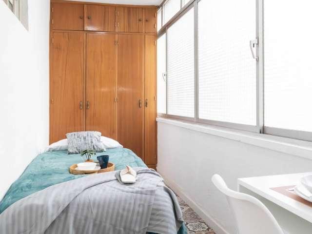 Alquiler de habitaciones en apartamento de 6 habitaciones