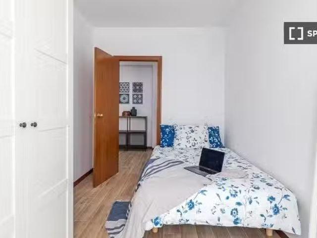 Alquiler de habitaciones en piso de 4 dormitorios en Berruguet.