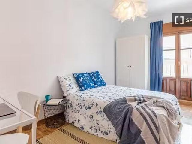 Alquiler de habitaciones en piso de 4 dormitorios en Berruguet.