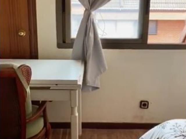 Alquiler de habitaciones en piso de 4 dormitorios en Las Rozas