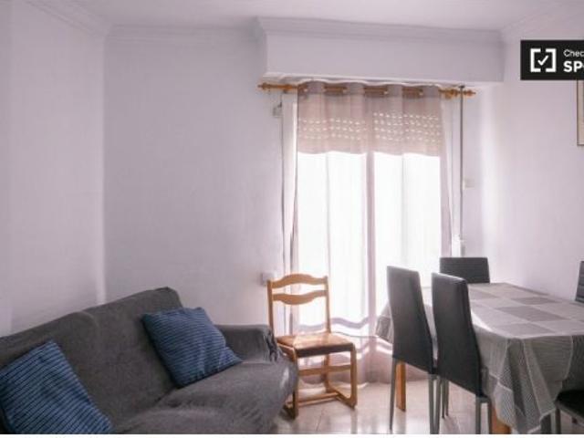 Alquiler de habitaciones en piso de 4 dormitorios en Valencia