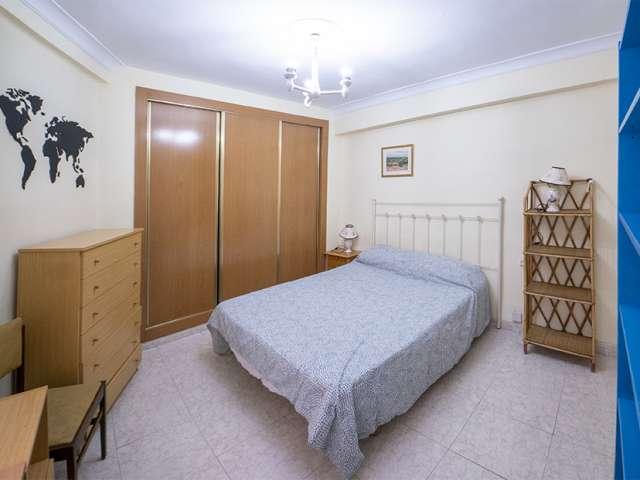 Alquiler de habitaciones en piso de 4 dormitorios en Valencia