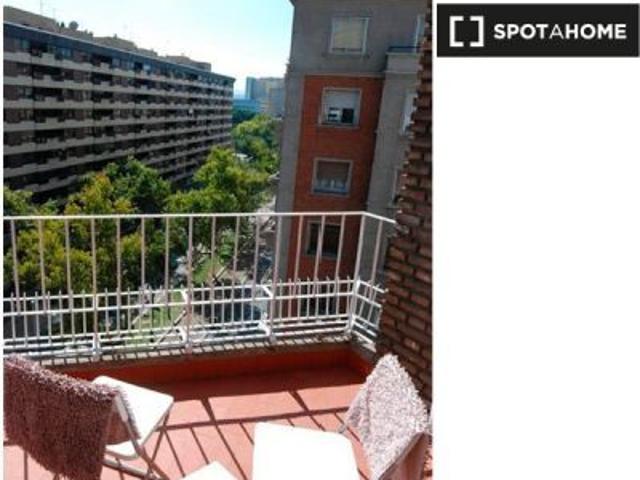 Alquiler de habitaciones en piso de 5 dormitorios en Zaragoza
