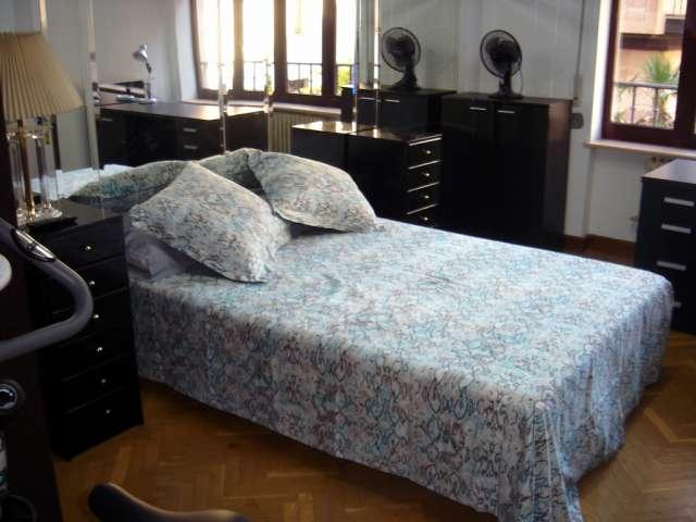Alquiler de habitaciones en piso de 5 habitaciones en Salamanca Mujeres
