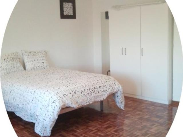Alquiler de habitaciones en piso de 6 dormitorios en Arrabal, Zaragoza