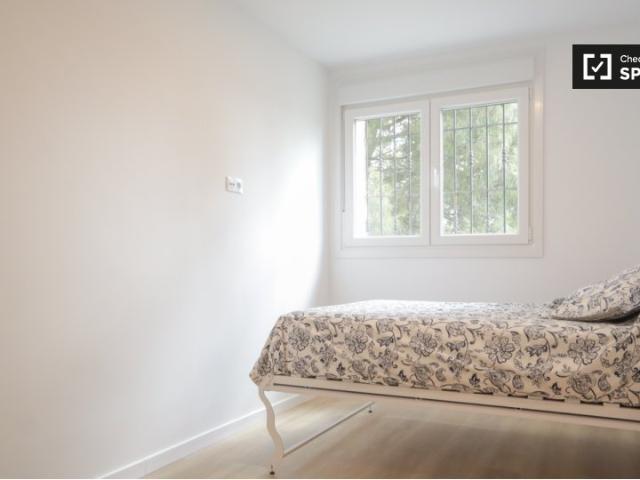 Habitación en piso compartido en alquiler en Lucero, Madrid