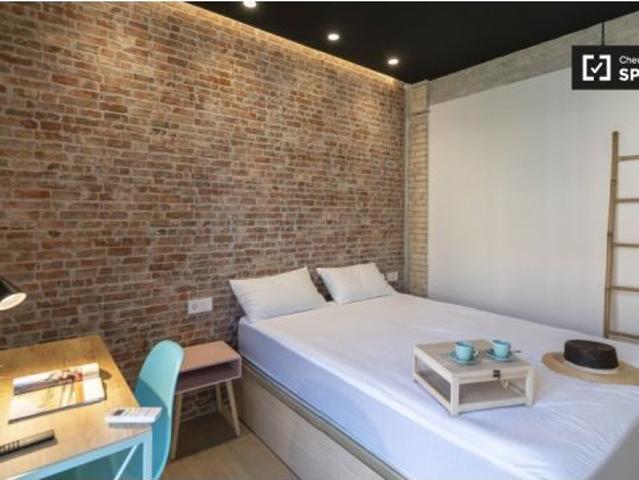 Alquiler de habitaciones en piso de 6 habitaciones en Valencia