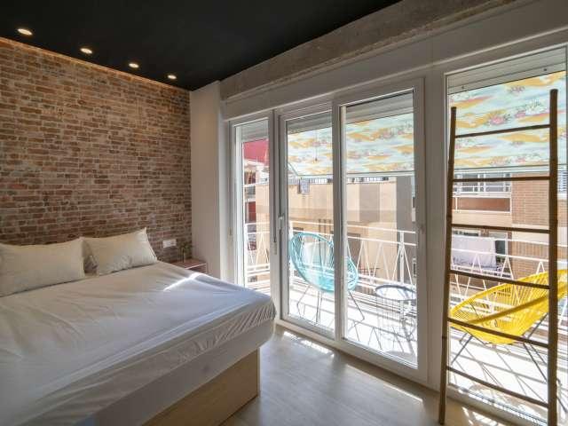 Alquiler de habitaciones en piso de 6 habitaciones en Valencia