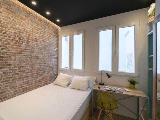 Alquiler de habitaciones en piso de 6 habitaciones en Valencia