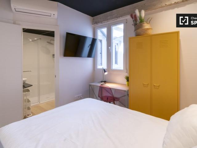 Alquiler de habitaciones en piso de 6 habitaciones en Valencia