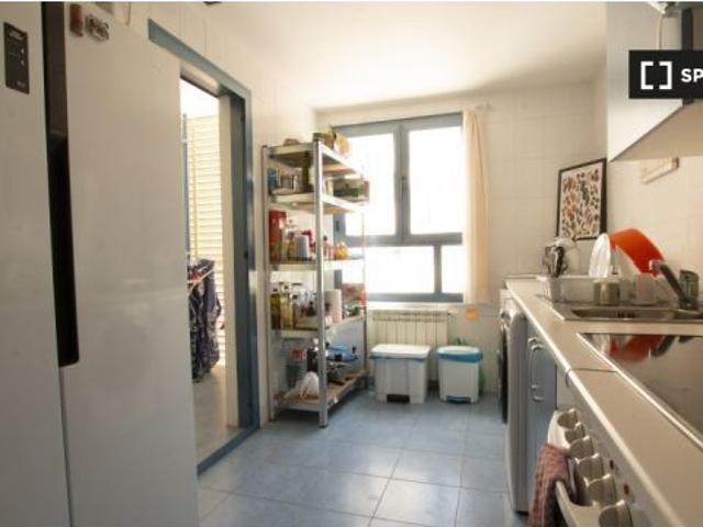 Alquiler de habitaciones en piso de 6 habitaciones en Carabanchel
