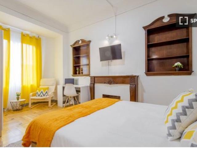 Alquiler de habitaciones en piso de 7 habitaciones en Goya