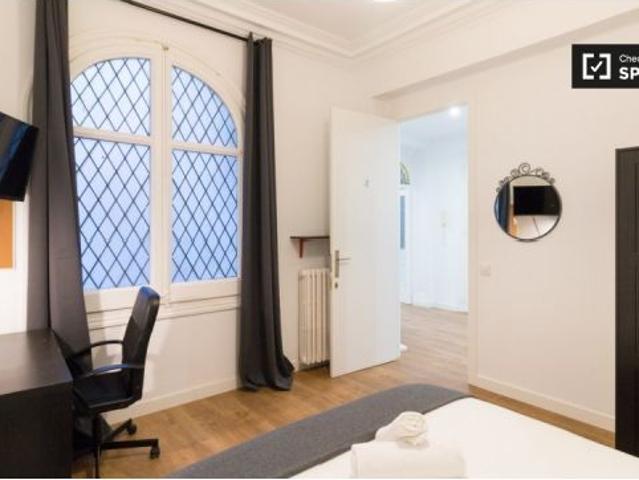 Alquiler de habitaciones en piso de 8 habitaciones en Barcelona