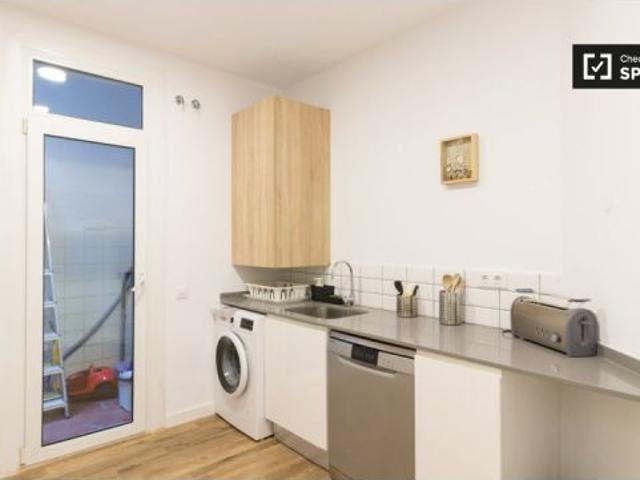 Alquiler de habitaciones en piso de 8 habitaciones en Barcelona