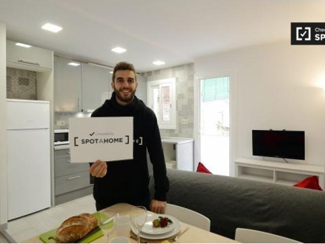 Alquiler de habitaciones en piso de 2 habitaciones en L' Hospitalet